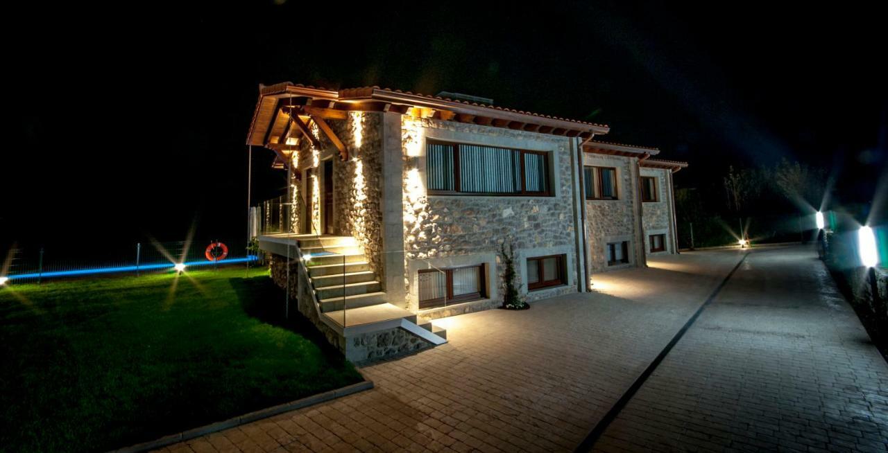 Bufones De Pria Apartamentos Rurales Garaña Εξωτερικό φωτογραφία